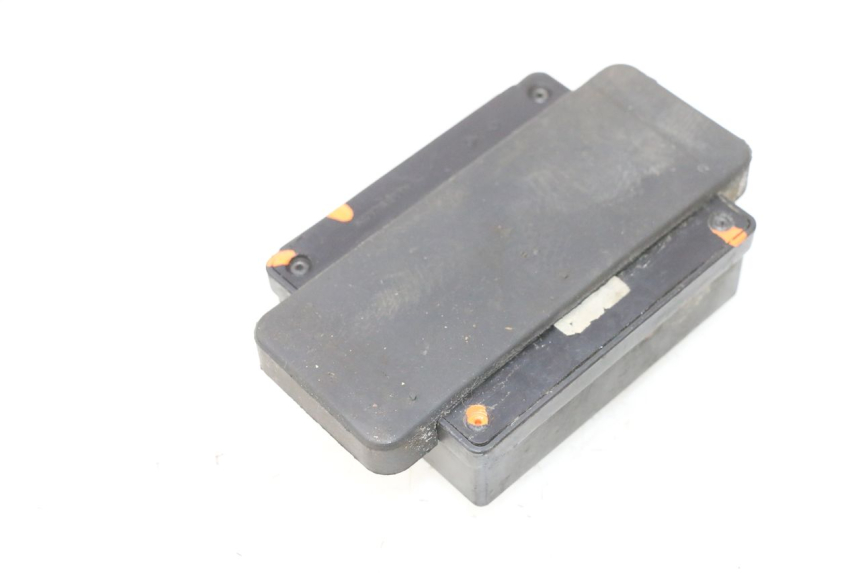 photo de PORTE FUSIBLE KAWASAKI GPX F ZX750F 750 (1986 - 1990) - Zoom état d’usage