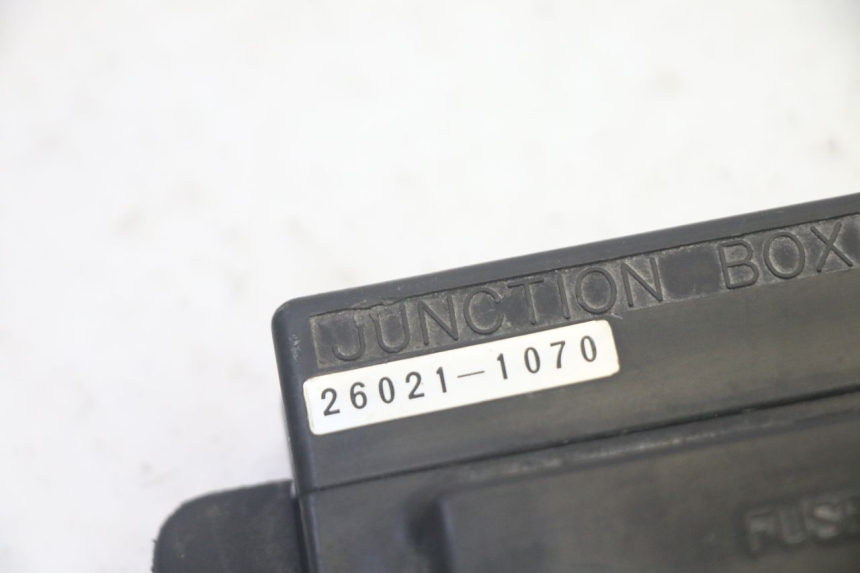 photo de PORTE FUSIBLE KAWASAKI GPX R WARBIRD 600 (1988 - 1993) - Détail de la pièce