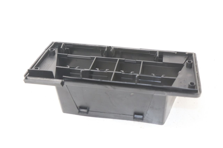 photo de PORTE FUSIBLE BMW R GS 1150 (1999 - 2004) - Gros plan technique