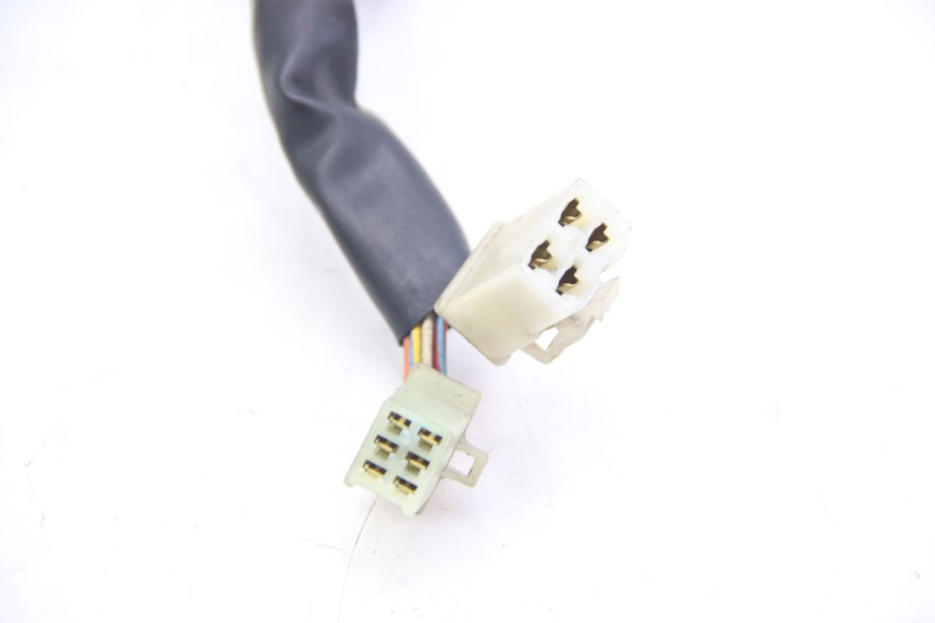 photo de PORTE FUSIBLE SUZUKI SIXTEEN 125 (2008 - 2010) - Autre angle de vue