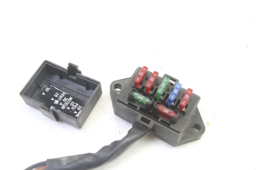 photo de PORTE FUSIBLE TRIUMPH SPRINT 900 (1995 - 1998) - Zoom état d’usage