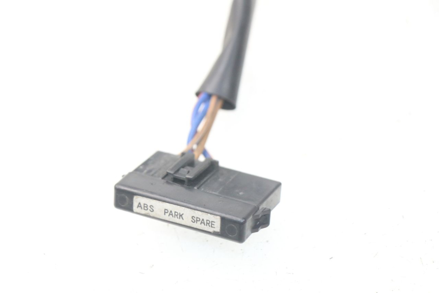 photo de PORTE FUSIBLE YAMAHA XP T-MAX TMAX ABS 500 (2004 - 2007) - Autre angle de vue