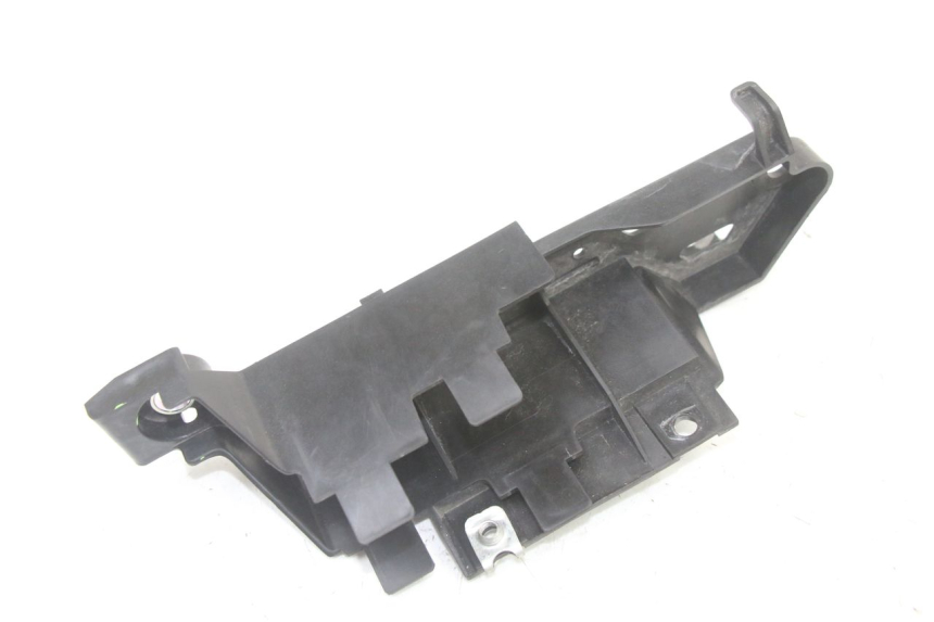 photo de PORTE FUSIBLE YAMAHA TRACER 7 700 (2020 - 2024) - Gros plan technique