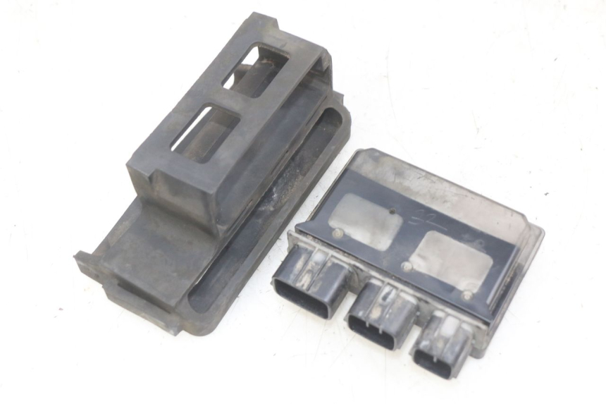 photo de PORTE FUSIBLE KAWASAKI Z 750 (2007 - 2013) - Vue d’ensemble