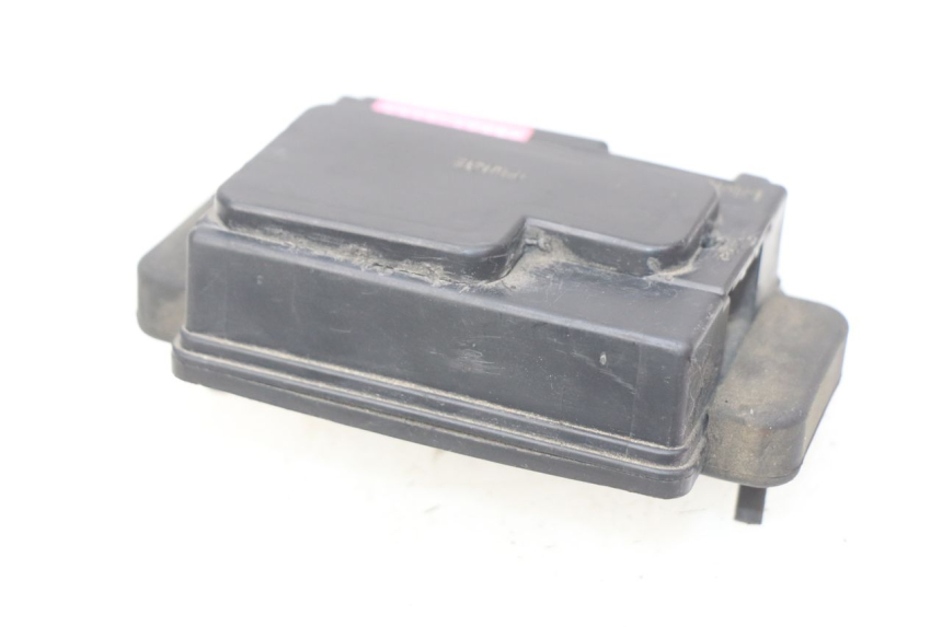 photo de PORTE FUSIBLE KAWASAKI ZR7 ZR-7 S 750 (1999 - 2004) - Vue d’ensemble