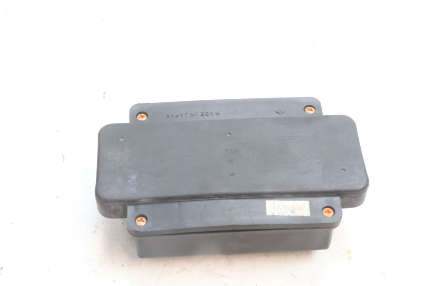 photo de PORTE FUSIBLE KAWASAKI ZZR 600 (1995 - 2004) - Points de fixation