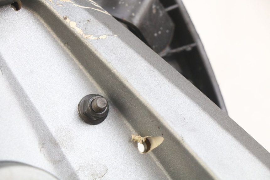 photo de PORTE PAQUET KYMCO AGILITY 16+ 4T 50 (2018 - 2023) - Autre angle de vue