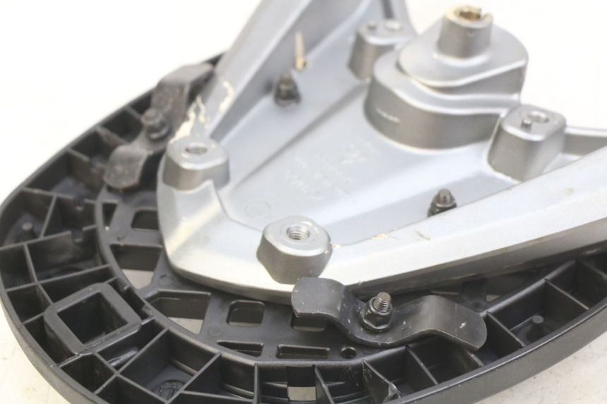 photo de PORTE PAQUET KYMCO AGILITY 16+ 4T 50 (2018 - 2023) - Points de fixation