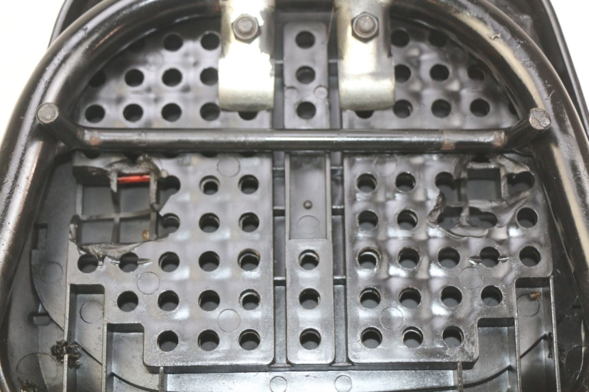 photo de PORTE PAQUET KYMCO AGILITY RS 4T 50 (2009 - 2013) - Zoom état d’usage