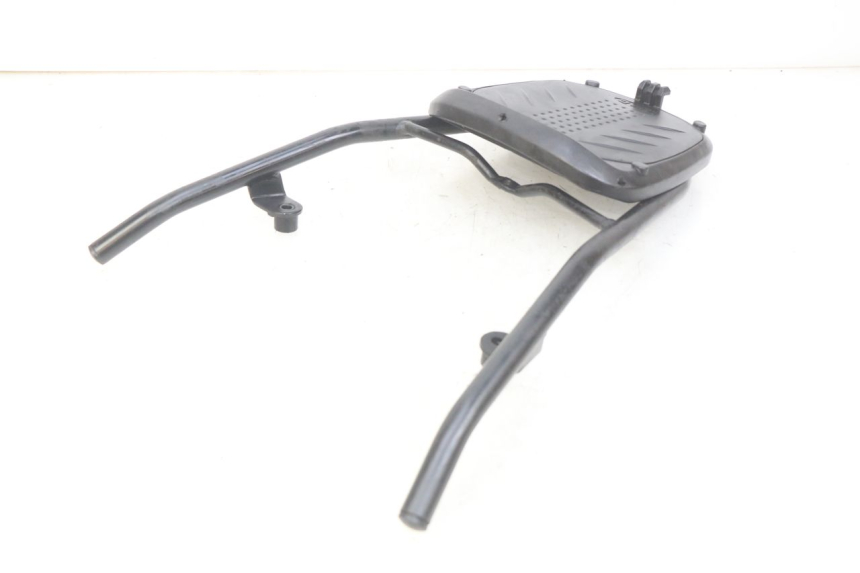 photo de PORTE PAQUET KYMCO AGILITY RS 4T 50 (2009 - 2013) - Gros plan technique