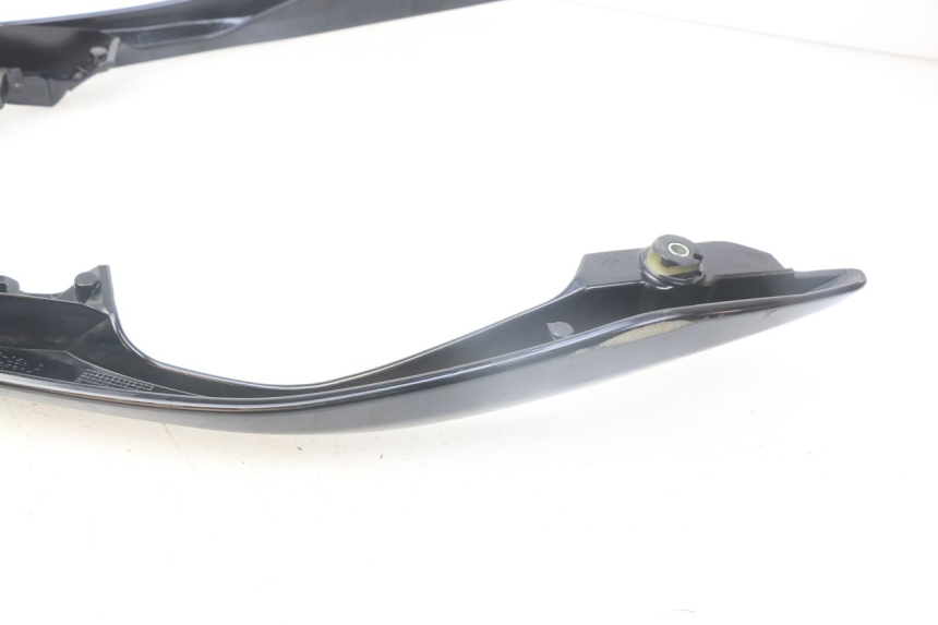 photo de PORTE PAQUET SUZUKI AN BURGMAN 400 (2006 - 2010) - Détail de la pièce