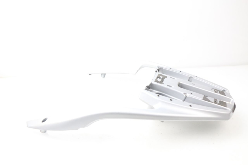 photo de PORTE PAQUET APRILIA ATLANTIC 125 (2003 - 2009) - Gros plan technique