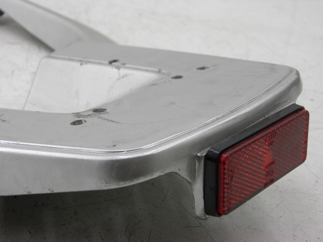 photo de PORTE PAQUET BENZHOU YY50QT31 VINTAGE 50 (2009 - 2012) - Points de fixation