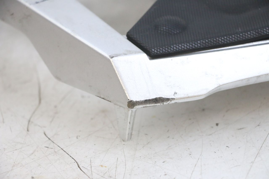 photo de PORTE PAQUET SUZUKI DL V STROM 1000 (2002 - 2007) - Zoom état d’usage