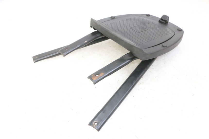 photo de PORTE PAQUET PEUGEOT ELYSEO 125 (1999 - 2004) - Détail de la pièce