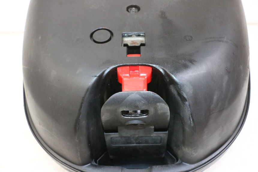 photo de PORTE PAQUET HONDA SCV LEAD 100 (2003 - 2007) - Détail de la pièce