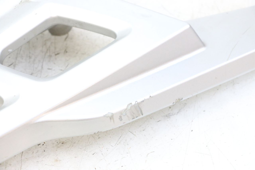 photo de PORTE PAQUET KYMCO PEOPLE S 125 (2000 - 2008) - Points de fixation