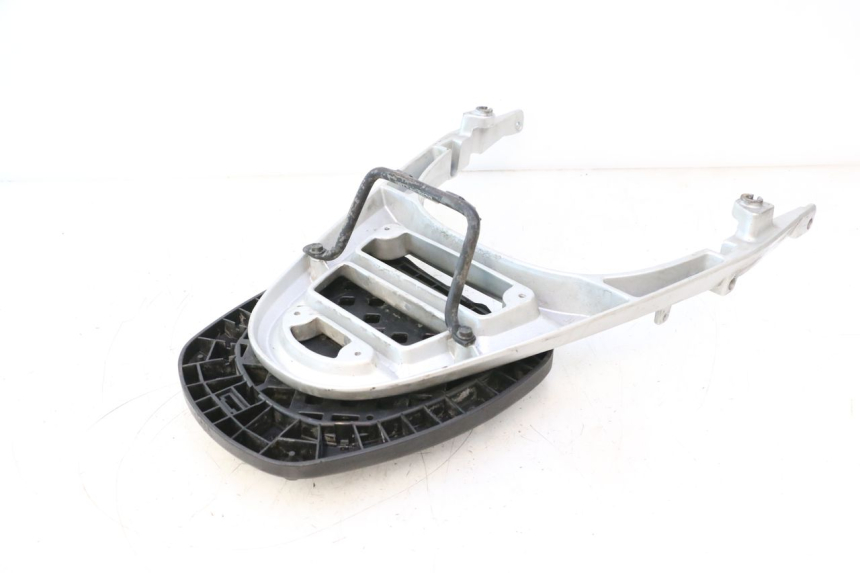 photo de PORTE PAQUET KYMCO LIKE 125 (2009 - 2016) - Gros plan technique