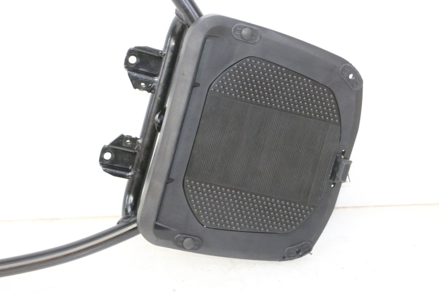photo de PORTE PAQUET PIAGGIO MP3 HPE 310 (2024 - 2025) - Points de fixation