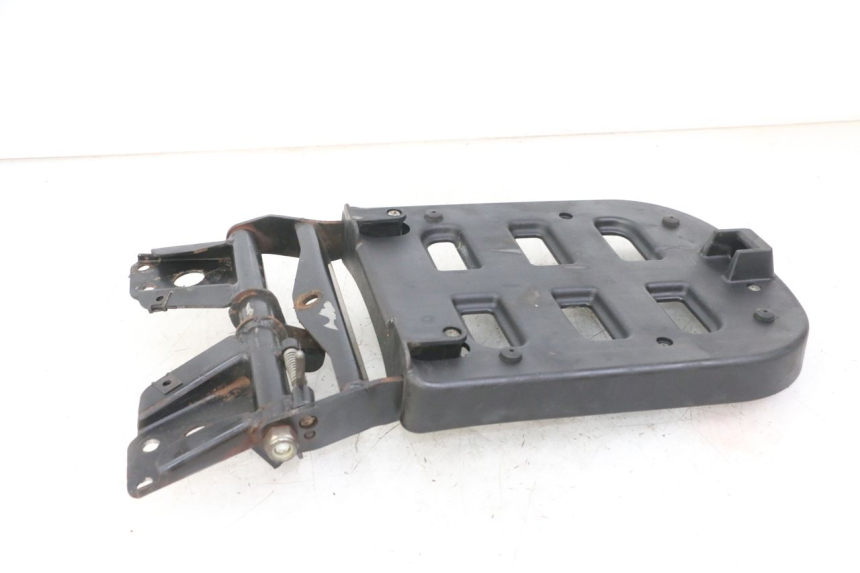 photo de PORTE PAQUET PIAGGIO MP3 LT 300 (2010 - 2016) - Points de fixation