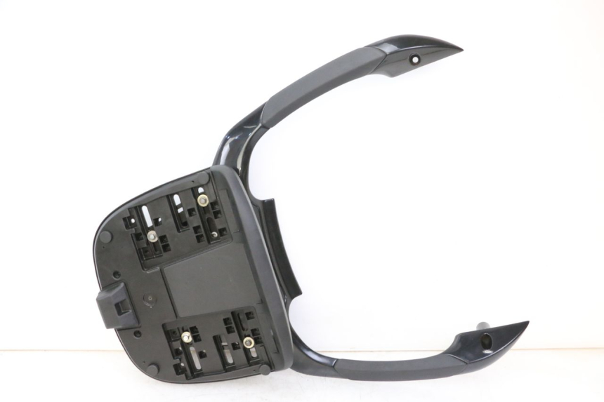 photo de PORTE PAQUET PIAGGIO MP3 500 (2014 - 2017) - Points de fixation