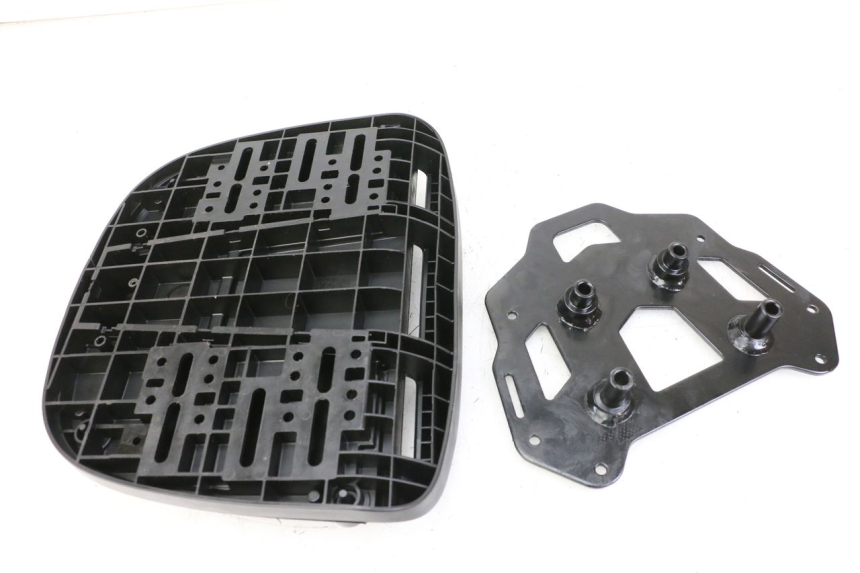 photo de PORTE PAQUET PIAGGIO MP3 500 (2014 - 2017) - Marquages et références