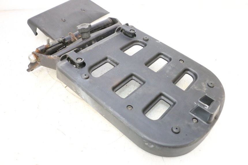photo de PORTE PAQUET PIAGGIO MP3 125 (2006 - 2014) - Vue d’ensemble