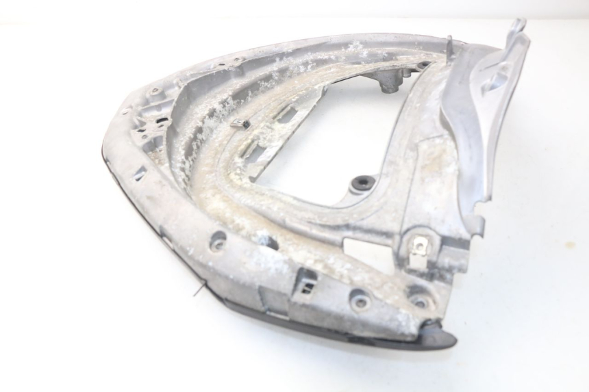 photo de PORTE PAQUET HONDA NSS EX FORZA 250 (2005 - 2013) - Gros plan technique