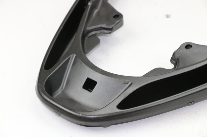 photo de PORTE PAQUET HONDA PCX (JF28) 125 (2009 - 2011) - Autre angle de vue