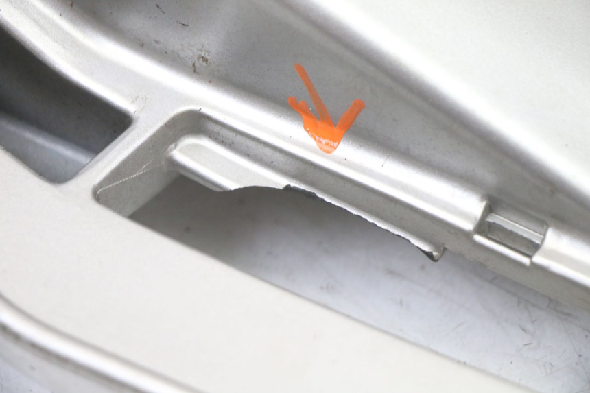 photo de PORTE PAQUET PIAGGIO VESPA GRANTURISMO 125 (2003 - 2007) - Zoom composants