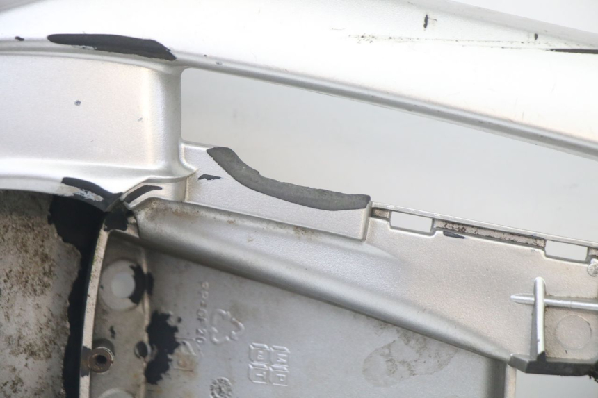 photo de PORTE PAQUET PIAGGIO VESPA GRANTURISMO 125 (2003 - 2007) - Zoom état d’usage