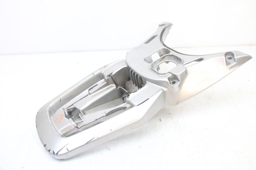 photo de PORTE PAQUET PIAGGIO VESPA GRANTURISMO 125 (2003 - 2007) - Points de fixation