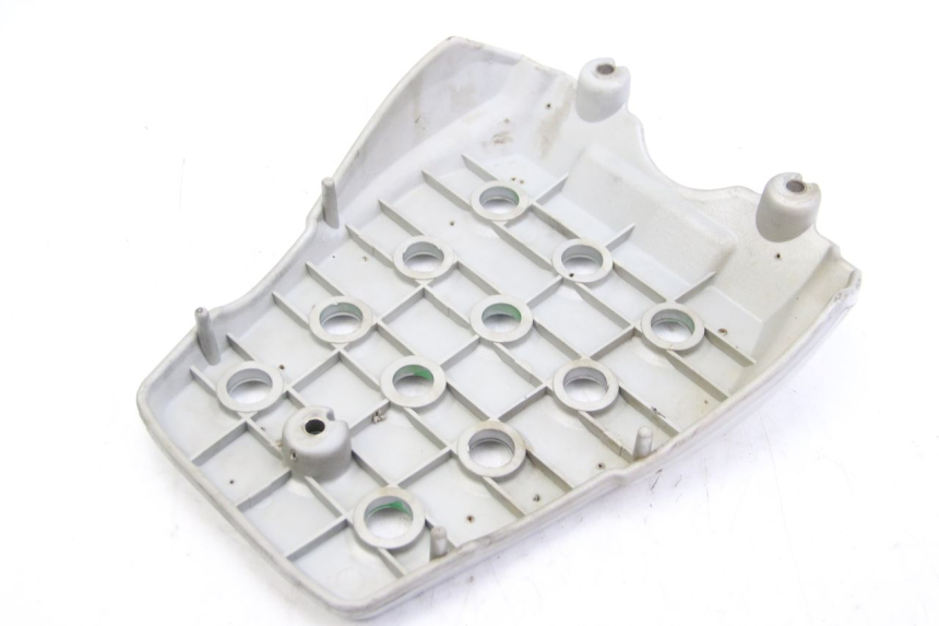 photo de PORTE PAQUET HYOSUNG RT KARION 125 (2003 - 2007) - Gros plan technique