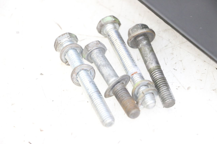 photo de PORTE PAQUET GILERA RUNNER SL 50 (2006 - 2009) - Gros plan technique