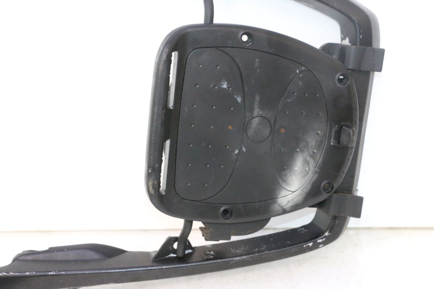 photo de PORTE PAQUET PEUGEOT SATELIS 125 (2006 - 2009) - Détail de la pièce