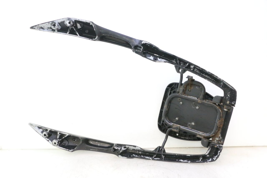 photo de PORTE PAQUET PEUGEOT SATELIS 125 (2006 - 2009) - Photo complémentaire