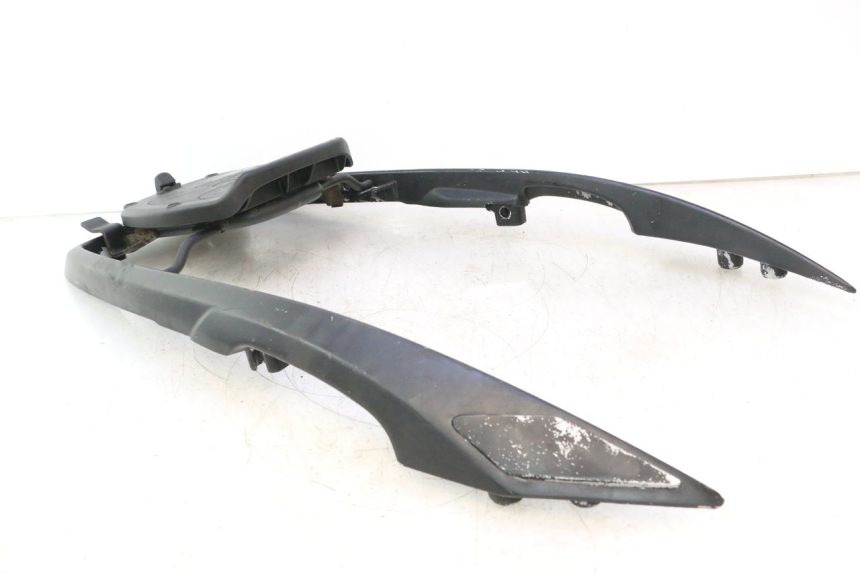 photo de PORTE PAQUET PEUGEOT SATELIS 125 (2006 - 2009) - État de surface