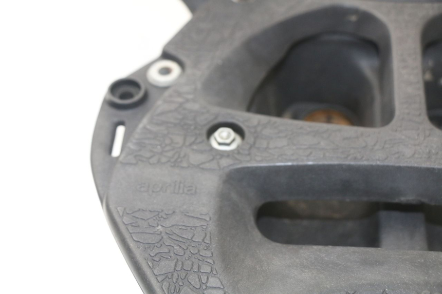 photo de PORTE PAQUET APRILIA SCARABEO GT 125 (1999 - 2007) - Zoom état d’usage