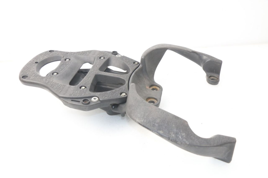 photo de PORTE PAQUET APRILIA SCARABEO GT 125 (1999 - 2007) - Gros plan technique