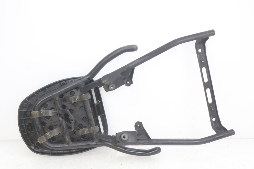 photo de PORTE PAQUET HONDA SCV LEAD 100 (2003 - 2007) - Zoom état d’usage