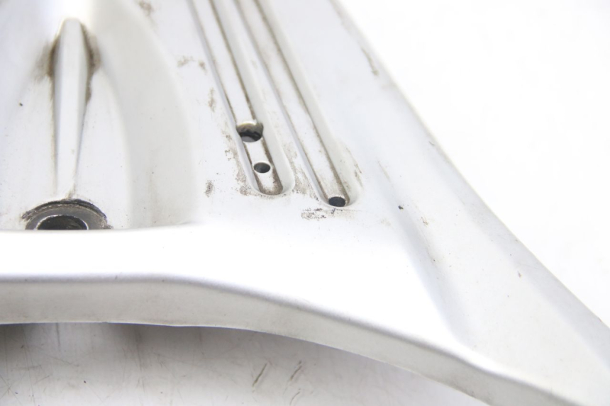 photo de PORTE PAQUET SUZUKI SIXTEEN 125 (2008 - 2010) - Aperçu profil