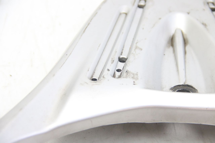 photo de PORTE PAQUET SUZUKI SIXTEEN 125 (2008 - 2010) - Zoom état d’usage