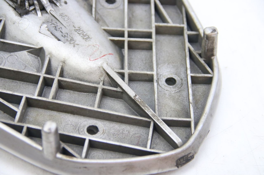 photo de PORTE PAQUET SUZUKI SIXTEEN 125 (2008 - 2010) - Points de fixation