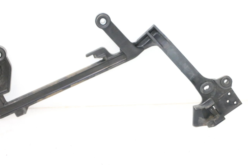 photo de PORTE PAQUET HONDA ST PAN EUROPEAN 1100 (1990 - 2002) - Gros plan technique