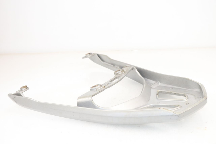 photo de PORTE PAQUET PEUGEOT SUM UP 125 (2008 - 2013) - Détail de la pièce