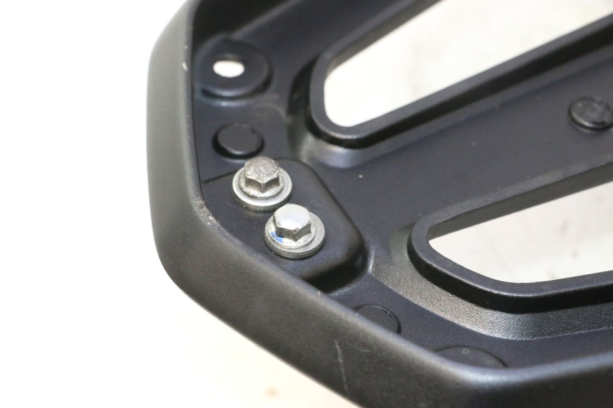 photo de PORTE PAQUET YAMAHA X-MAX XMAX 125 (2010 - 2013) - Vue rapprochée