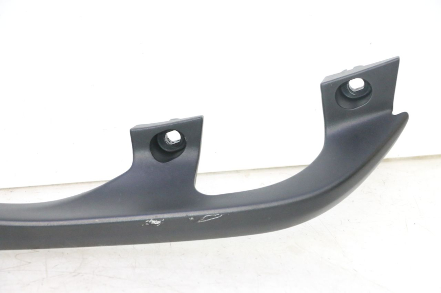 photo de PORTE PAQUET YAMAHA X-MAX XMAX 125 (2010 - 2013) - Gros plan technique