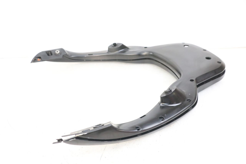 photo de PORTE PAQUET PIAGGIO X10 125 (2012 - 2017) - Gros plan technique