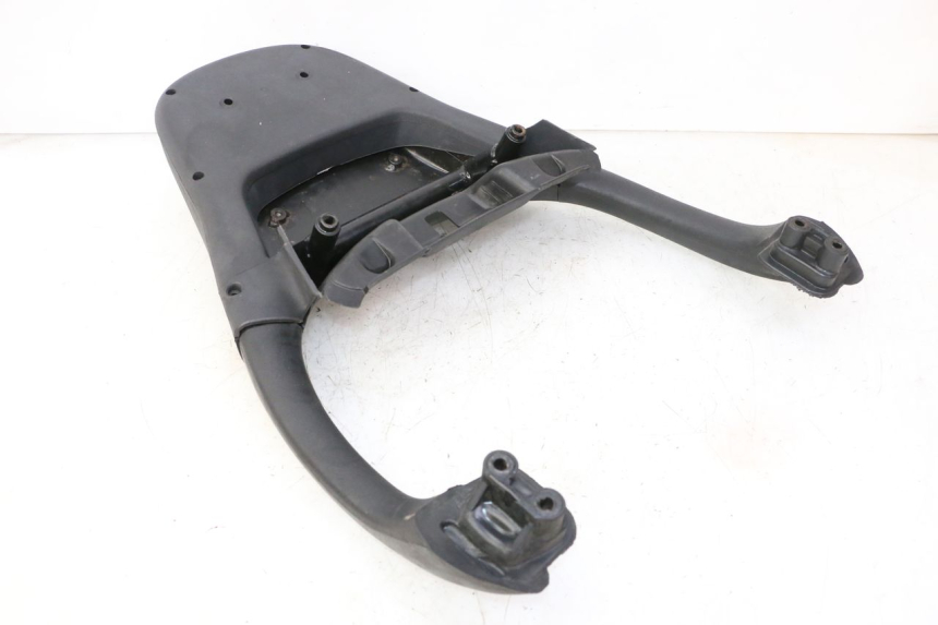 photo de PORTE PAQUET PIAGGIO X9 EVOLUTION 125 (2003 - 2007) - Gros plan technique