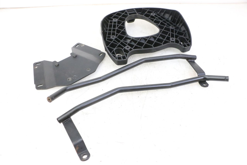 photo de PORTE PAQUET KYMCO XCITING 500 (2007 - 2010) - Gros plan technique